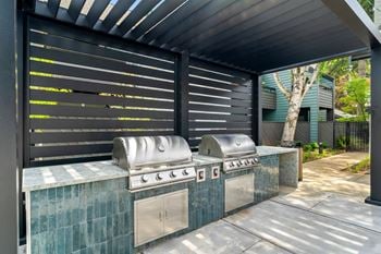 Outdoor grill space at the lakes apartments in bellevue, wa 98007